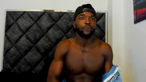 Snapshot of dylantaylor_1 chatting on 10/12/25, 02:49 Dylan Taylor online show from 10/12/25, 02:49