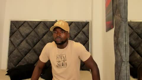 Snapshot of dylantaylor_1 chatting on 11/04/25, 02:10 Dylan Taylor online show from 11/04/25, 02:10