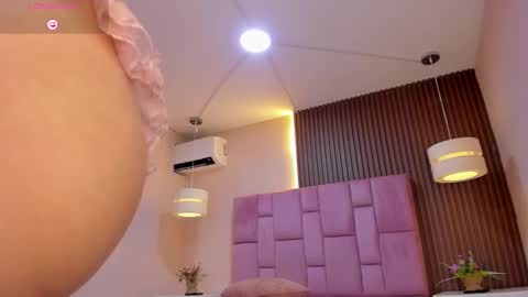 Juana online show from 10/25/25, 02:24