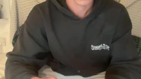 Snapshot of e534563 chatting on 09/18/25, 08:22 e534563 online show from 09/18/25, 08:22