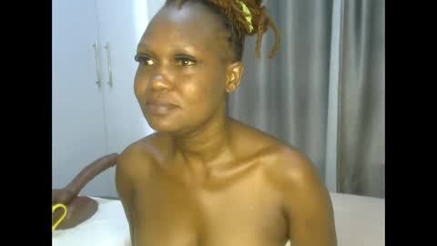 Snapshot of east_queen chatting on 03/09/25, 08:29 east_queen online show from 03/09/25, 08:29