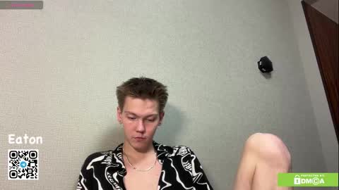 Snapshot of eaton_ chatting on 10/25/25, 04:35 eaton_ online show from 10/25/25, 04:35