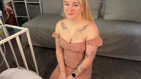 Custom content and video calls are available as well  online show from 10/21/25, 06:36