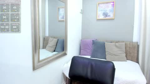      online show from 02/12/25, 02:54