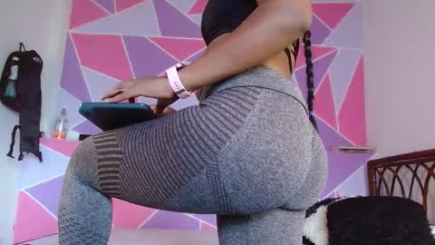 Snapshot of ebony_alika chatting on 02/10/25, 05:09 Alika Ashanti online show from 02/10/25, 05:09