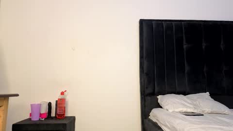 Arya online show from 10/26/25, 09:42