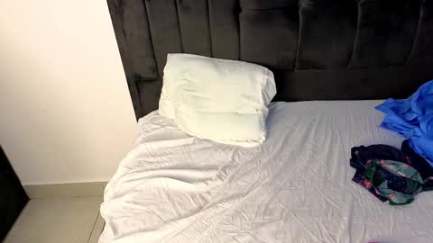 Arya online show from 11/18/25, 08:13