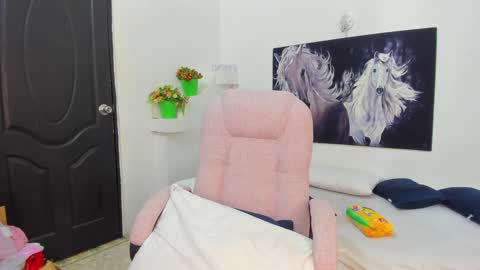 Snapshot of ebony_katterin chatting on 12/25/24, 03:38 ebony_katterin online show from 12/25/24, 03:38