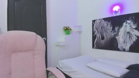 Snapshot of ebony_katterin chatting on 02/22/25, 10:09 ebony_katterin online show from 02/22/25, 10:09