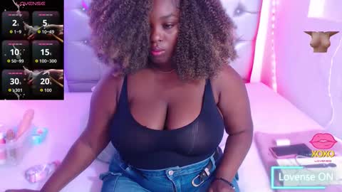 Snapshot of ebony_neighbormoans chatting on 09/09/25, 03:50 LINA online show from 09/09/25, 03:50