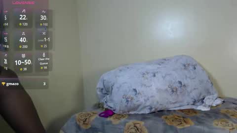 EBONY PETITE online show from 10/19/25, 08:59