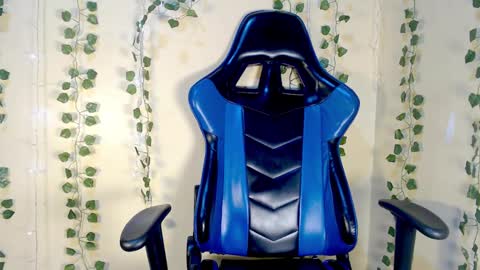 Snapshot of ebony_petite02 chatting on 12/07/24, 09:06 ebony_petite02 online show from 12/07/24, 09:06