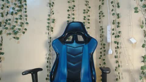 Snapshot of ebony_petite02 chatting on 12/23/24, 09:51 ebony_petite02 online show from 12/23/24, 09:51