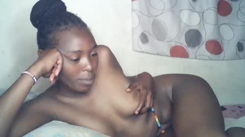 ebony_phoenix12 online show from 10/25/25, 02:08