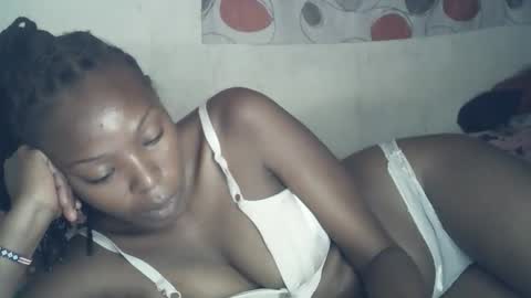 ebony_phoenix12 online show from 11/12/25, 03:18