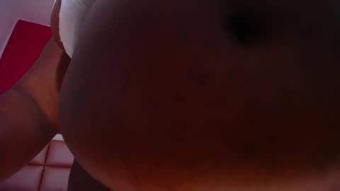 Snapshot of ebony_sugar_mommy chatting on 03/07/25, 05:08 MILENA online show from 03/07/25, 05:08