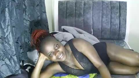 Snapshot of ebony_tasha chatting on 02/01/25, 07:34 tasha online show from 02/01/25, 07:34
