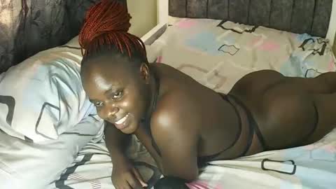 Snapshot of ebony_tasha chatting on 02/07/25, 03:30 tasha online show from 02/07/25, 03:30