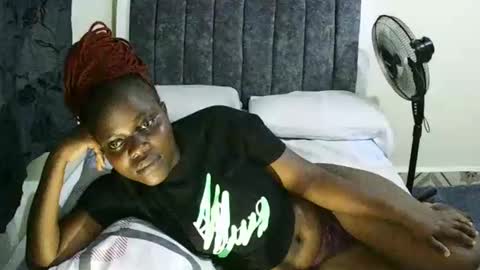 Snapshot of ebony_tasha chatting on 02/09/25, 07:30 tasha online show from 02/09/25, 07:30