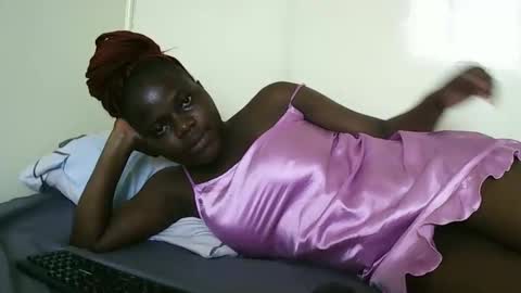 Snapshot of ebony_tasha chatting on 02/11/25, 08:58 tasha online show from 02/11/25, 08:58