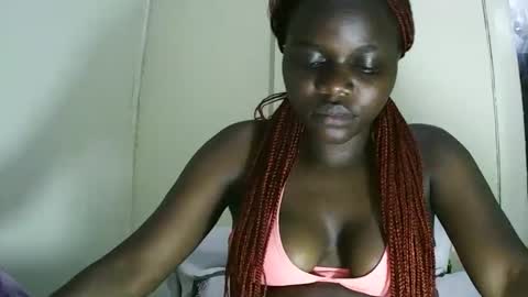 Snapshot of ebony_tasha chatting on 02/15/25, 07:39 tasha online show from 02/15/25, 07:39