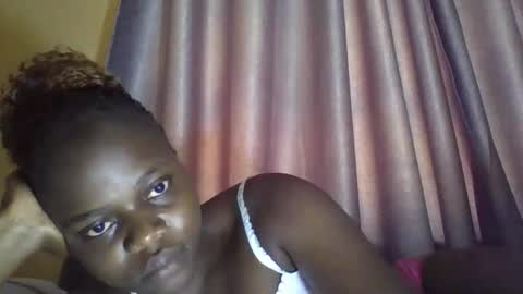 Snapshot of ebony_tasha chatting on 02/26/25, 07:53 tasha online show from 02/26/25, 07:53