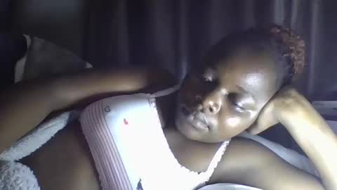 Snapshot of ebony_tasha chatting on 02/26/25, 10:20 tasha online show from 02/26/25, 10:20
