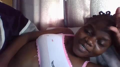 Snapshot of ebony_tasha chatting on 03/12/25, 11:53 tasha online show from 03/12/25, 11:53