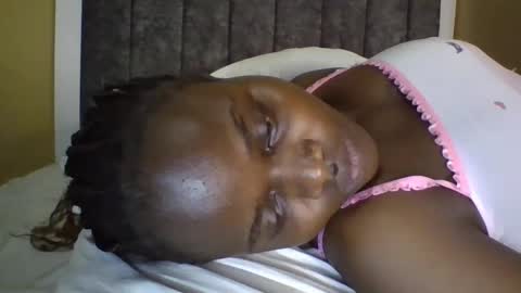 Snapshot of ebony_tasha chatting on 03/12/25, 02:56 tasha online show from 03/12/25, 02:56