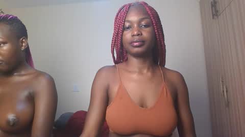 ebonydreamgirl_ online show from 09/28/25, 06:35