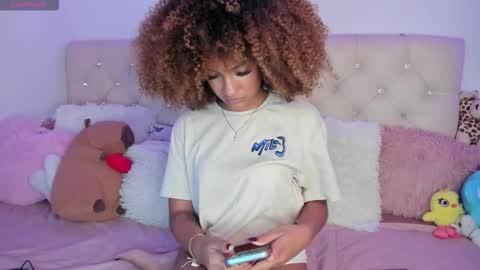 Snapshot of ebonygoddes03 chatting on 11/20/25, 08:30 Queen Ebony online show from 11/20/25, 08:30