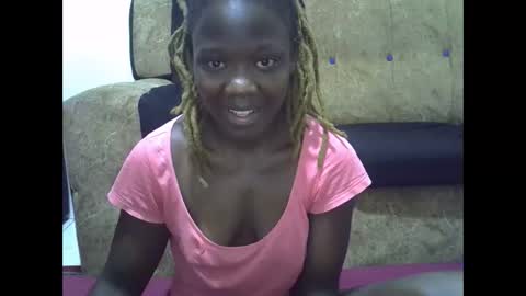 Snapshot of ebonyliliana chatting on 12/14/24, 02:01 ebonyliliana online show from 12/14/24, 02:01