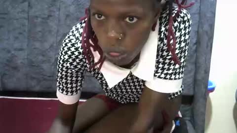 Liz online show from 10/28/25, 01:47