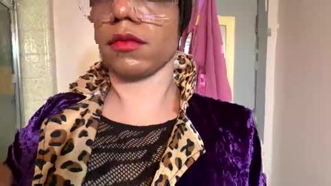 SissyDior online show from 11/30/25, 07:34