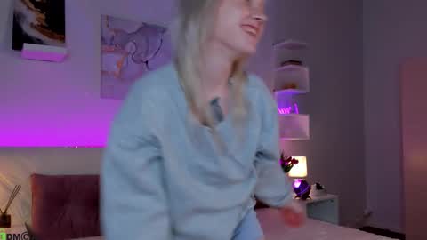 Snapshot of eclipse_auralis chatting on 11/24/25, 02:55 eclipse auralis online show from 11/24/25, 02:55