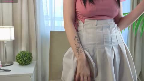 Snapshot of edaemily chatting on 10/14/25, 04:24 Summer online show from 10/14/25, 04:24
