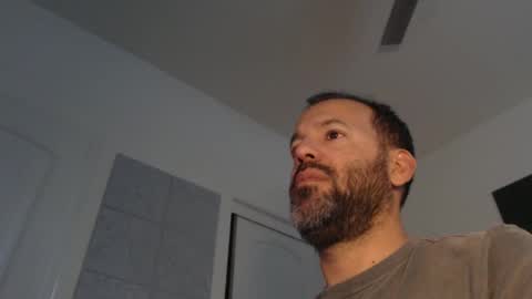 Snapshot of edge_masters chatting on 01/03/25, 12:33 EdgeM online show from 01/03/25, 12:33