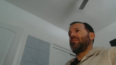 Snapshot of edge_masters chatting on 01/17/25, 07:38 EdgeM online show from 01/17/25, 07:38