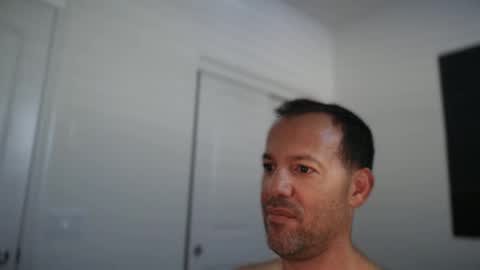 Snapshot of edge_masters chatting on 09/15/25, 11:49 EdgeM online show from 09/15/25, 11:49