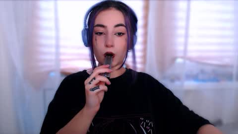 Snapshot of ediefris chatting on 11/16/25, 07:25 fickle demon made of clumps of matter online show from 11/16/25, 07:25