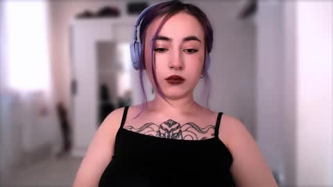 Snapshot of ediefris chatting on 11/18/25, 09:36 fickle demon made of clumps of matter online show from 11/18/25, 09:36