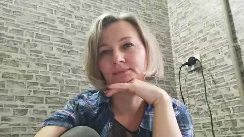 Snapshot of edithmanning chatting on 12/10/24, 08:51 edithmanning online show from 12/10/24, 08:51