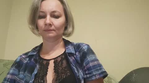 Snapshot of edithmanning chatting on 12/10/24, 04:17 edithmanning online show from 12/10/24, 04:17