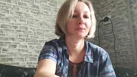 Snapshot of edithmanning chatting on 12/14/24, 07:29 edithmanning online show from 12/14/24, 07:29