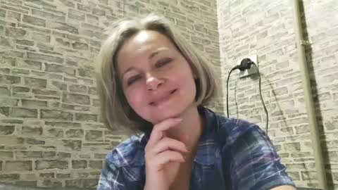 Snapshot of edithmanning chatting on 12/15/24, 01:00 edithmanning online show from 12/15/24, 01:00