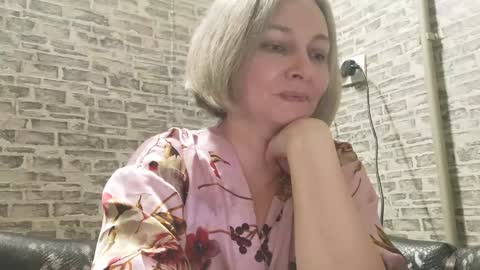 Snapshot of edithmanning chatting on 12/16/24, 05:33 edithmanning online show from 12/16/24, 05:33