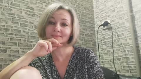 Snapshot of edithmanning chatting on 12/17/24, 06:24 edithmanning online show from 12/17/24, 06:24
