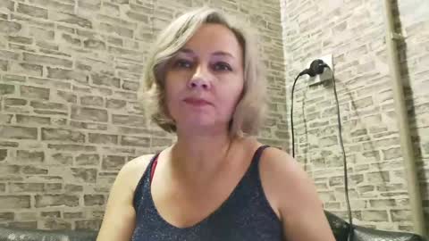 Snapshot of edithmanning chatting on 12/24/24, 10:55 edithmanning online show from 12/24/24, 10:55