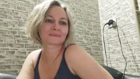 Snapshot of edithmanning chatting on 01/02/25, 01:51 edithmanning online show from 01/02/25, 01:51