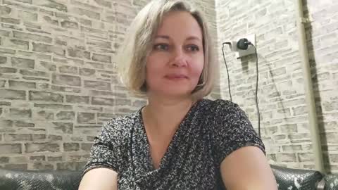 Snapshot of edithmanning chatting on 01/16/25, 12:53 edithmanning online show from 01/16/25, 12:53